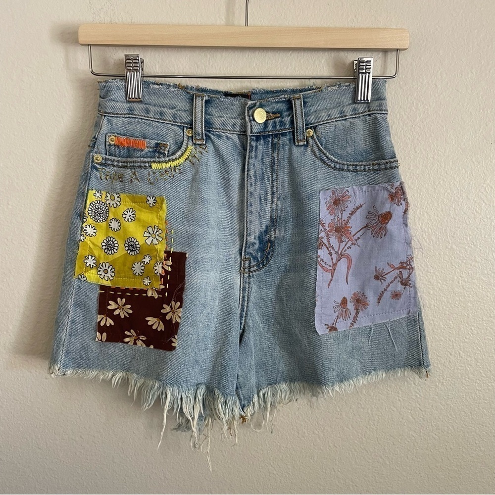 Urban Outfitters BDG Patchwork A-Line Denim Shorts Embroidered Size 24
